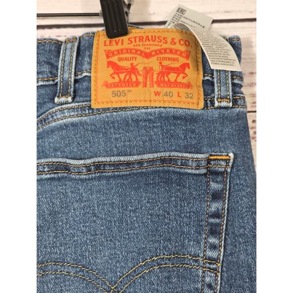 Levi's 505 Men's Jeans 40x32 Regular Fit straight leg Medium Wash denim classic - Picture 3 of 6